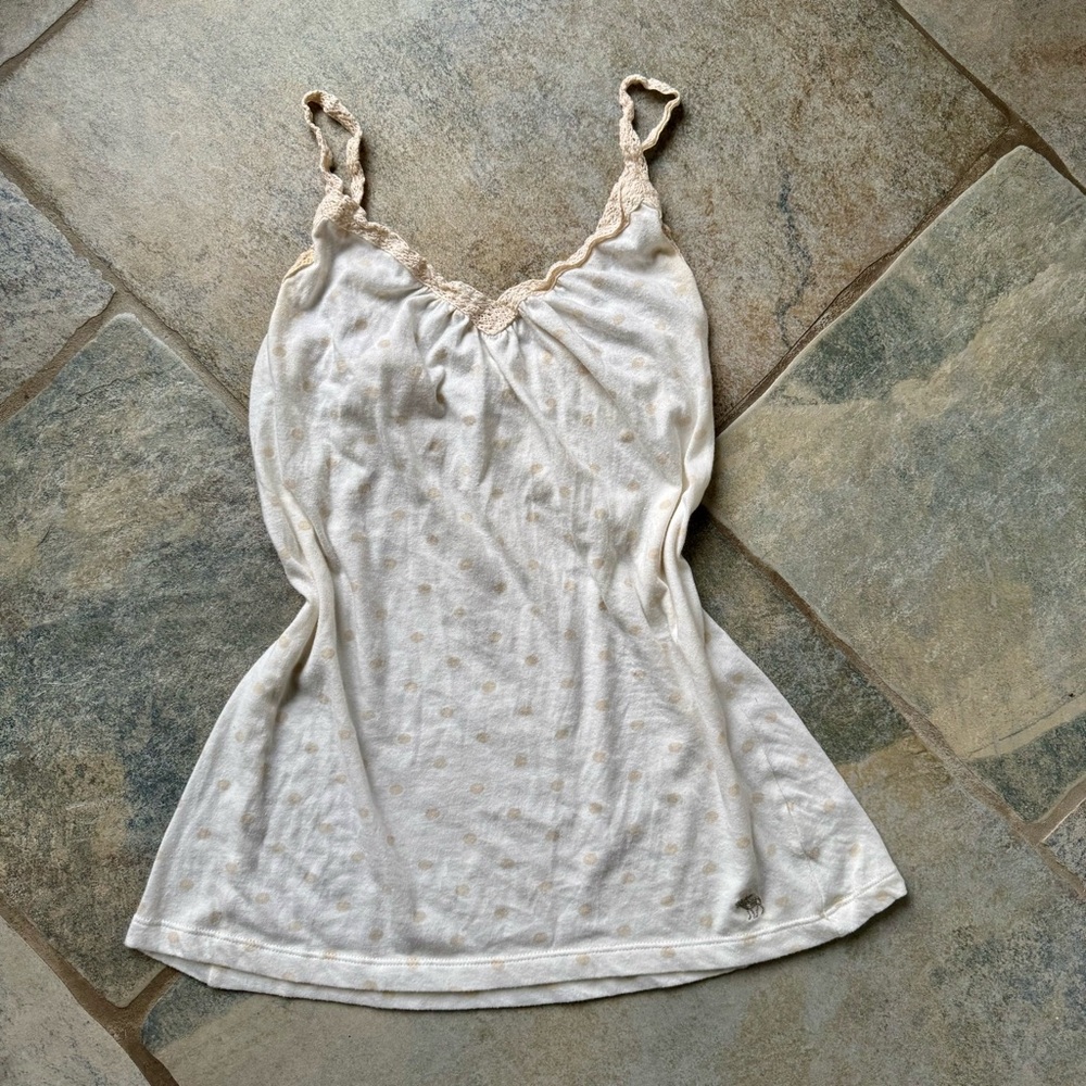 Abercrombie Y2K 2000s Cream and White Polka Dot Tank Top fits Women's Small